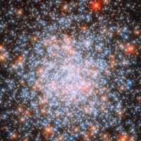Qual è la differenza tra ammassi stellari aperti e globulari?