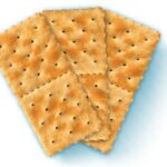 Perché i cracker hanno i buchi?